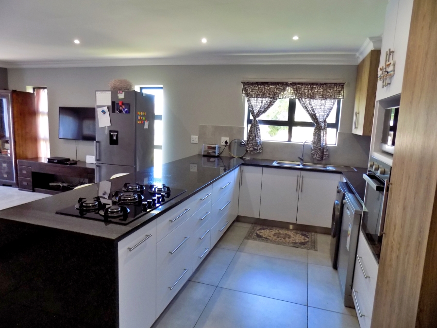 3 Bedroom Property for Sale in Reebok Western Cape